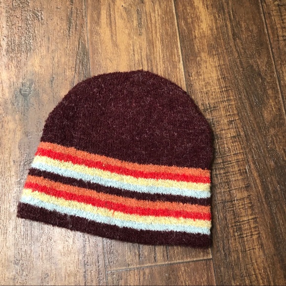 DC & TILT women’s beanie set - Picture 2 of 7